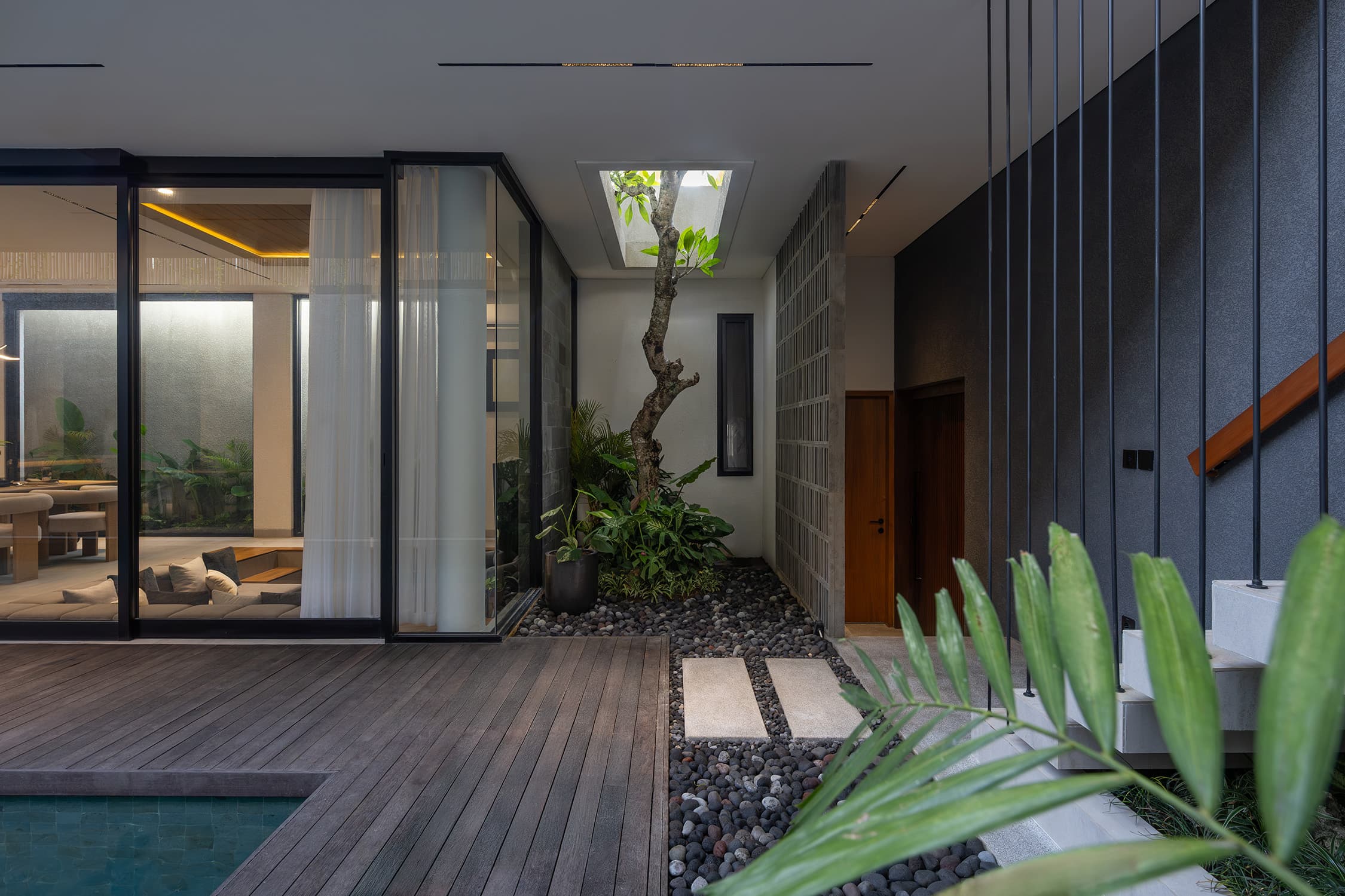 SOLACE VILLA - TUMBAK BAYUH in Tumbak Bayuh, Badung - Bali (2023) - Gallery image 11 - Architecture project by Atelier W AR E